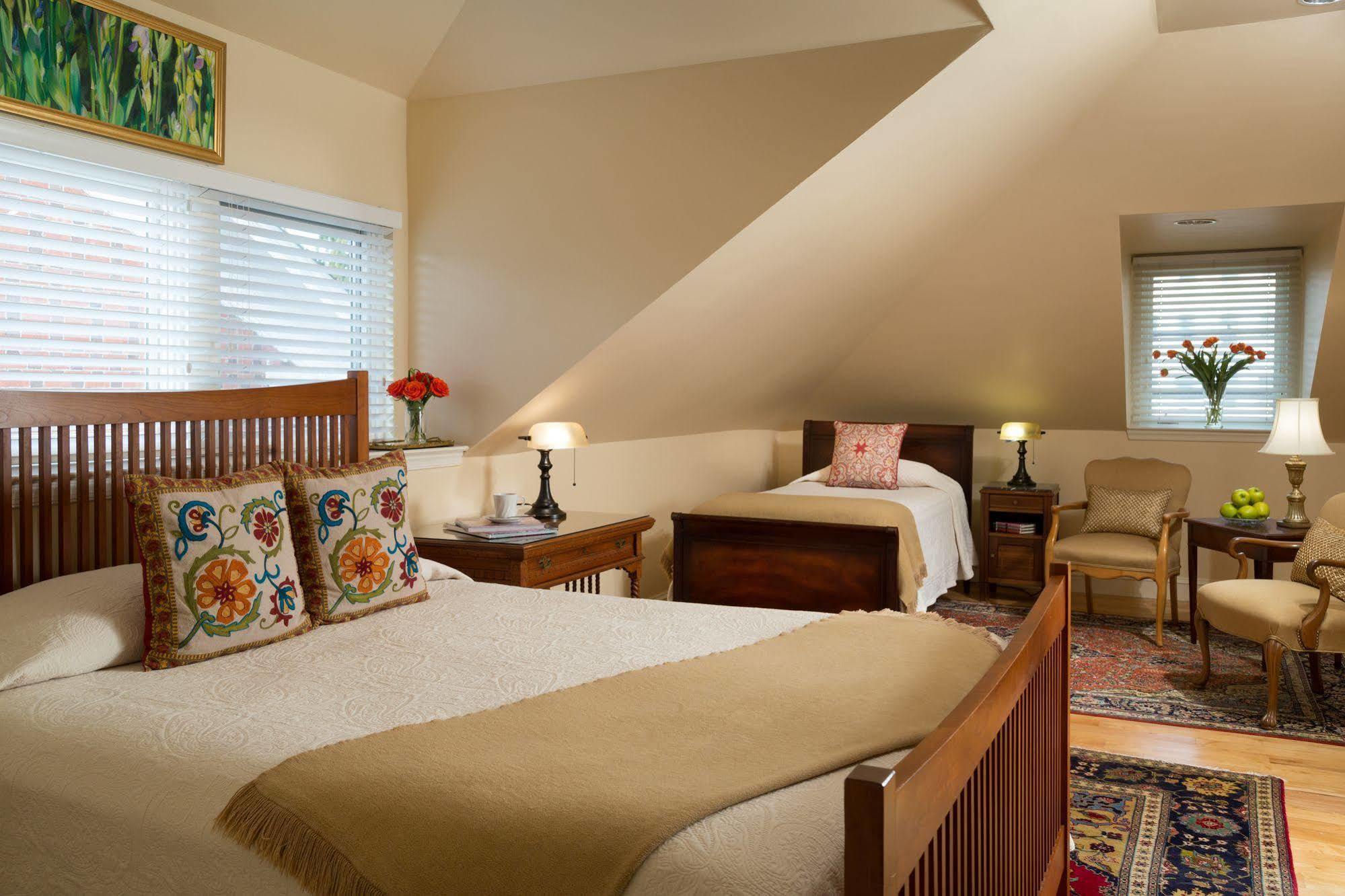 Woodley Park Guest House วอชิงตัน ภายนอก รูปภาพ